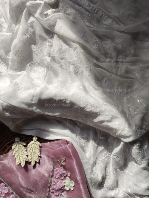 Organza suit set with beaded handwork - Image 3